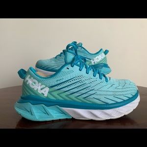 Hoka One One Arahi 4- Caribbean blue sz 7.5